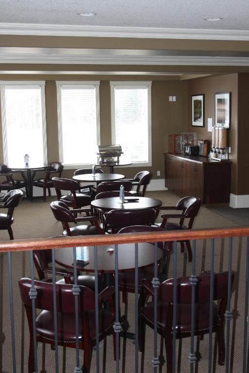 Lakeview Inns & Suites - Edson Airport West Eksteriør billede